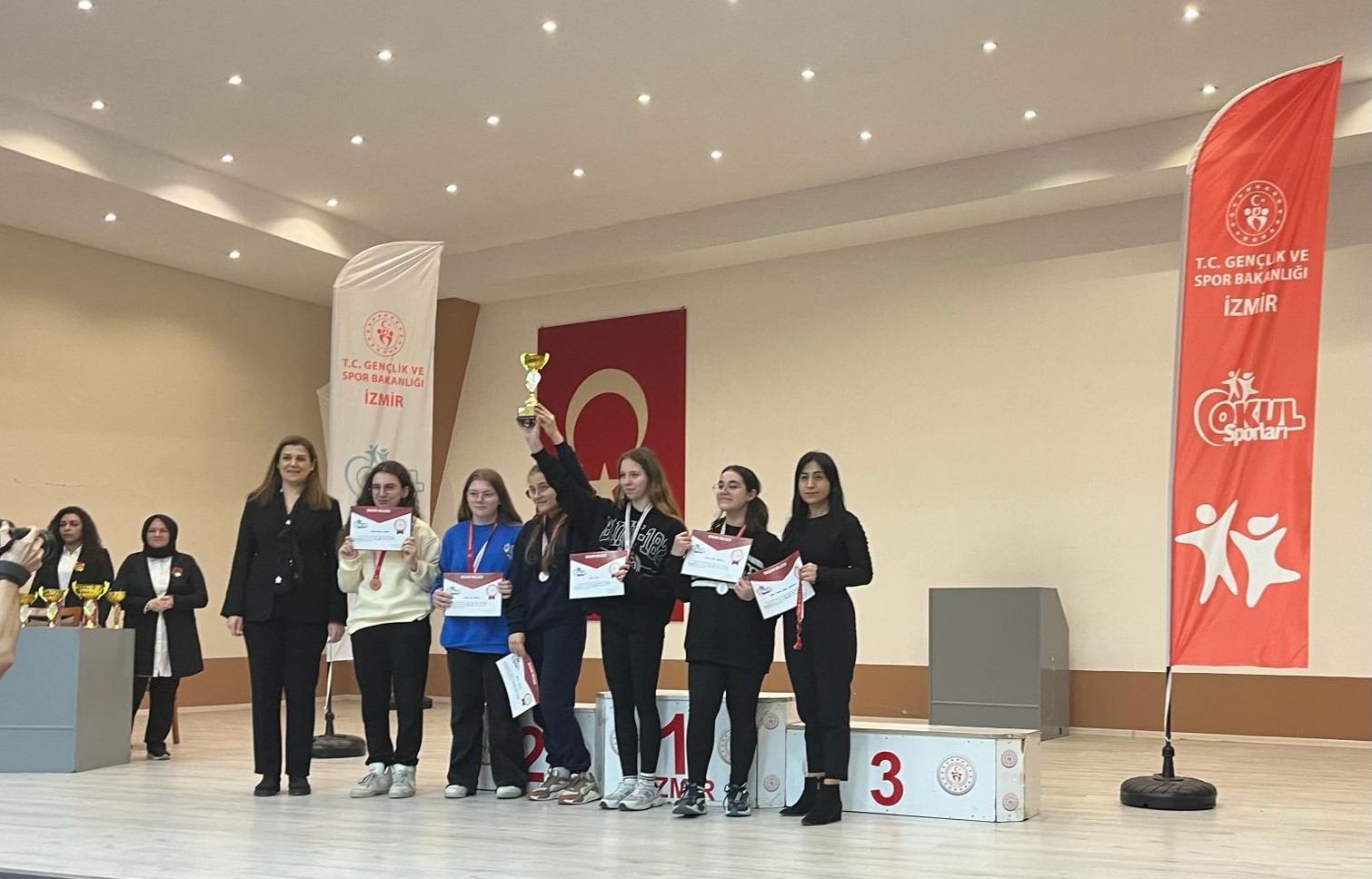 Okul Sporları Satranç Turnuvasında Yıldız Kız Takımımız il 3.sü olmuştur